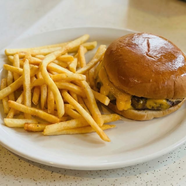 Kid's Cheeseburger.